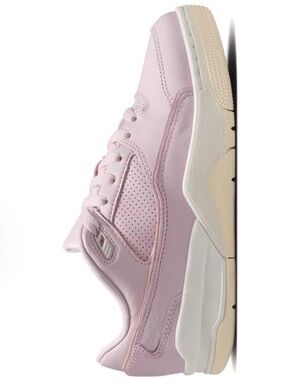 Jordan Flight Court (GS) 6.5Y/Women’s
New w/Damaged Box Pink Foam/Sail-Muslin